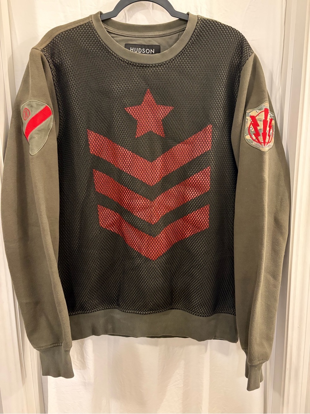 HUDSON Olive & Black Mesh Sweatshirt with Red Chevron Star EUC 100% COTTON SZ XL